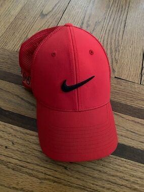 Nike Men's Tour Legacy Mesh Hat size Small